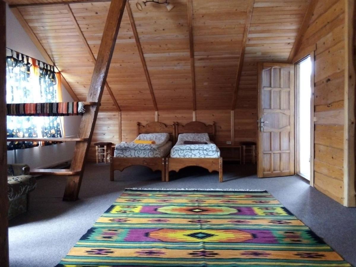 Guest House Mansarda Jaremtsje Buitenkant foto
