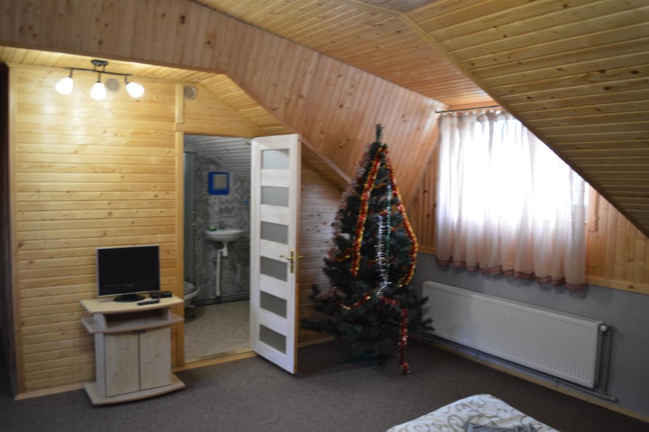 Guest House Mansarda Jaremtsje Buitenkant foto